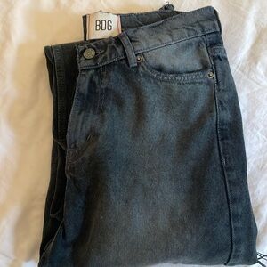 Cute V cut BDG jeans. Size 27, wide leg